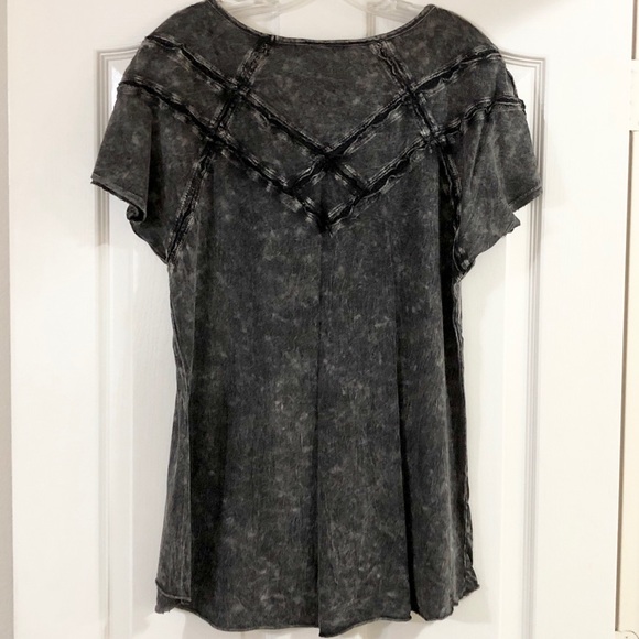 Crash & Burn Women’s Black S/S Graphic T-shirt with Rhinestone Studded Cross - M - Picture 16 of 17